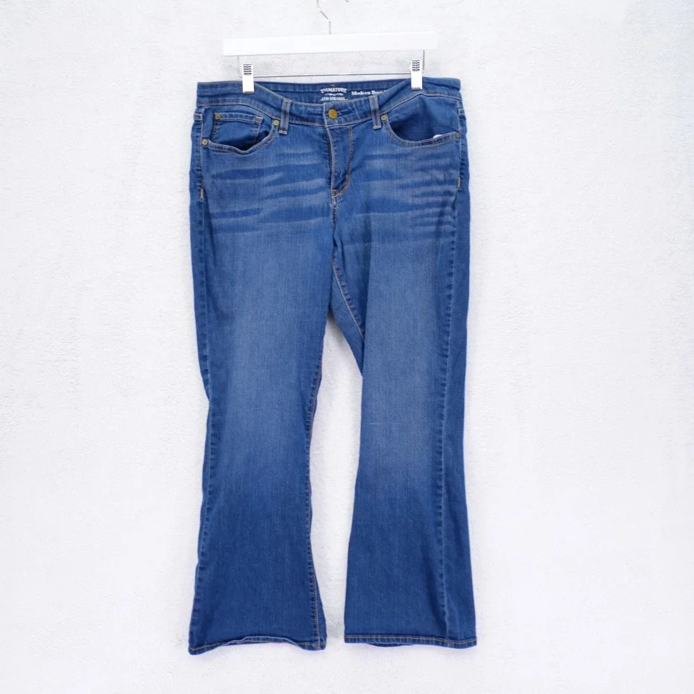 Levi' Strauss Signature Modern Bootcut Blue Denim Jeans 36 / 28.5 Mid Rise Women